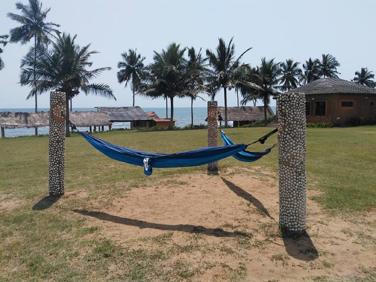 Sankofa Beach House Hotel Kokrobite ภายนอก รูปภาพ